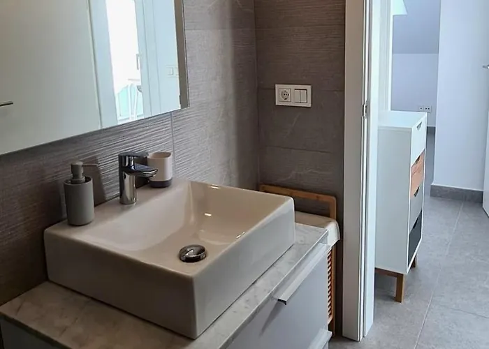 Penthouse 2 Min From The アパート